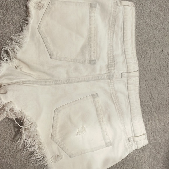 I don’t know the brand but they are shorts in size medium - Picture 2 of 2